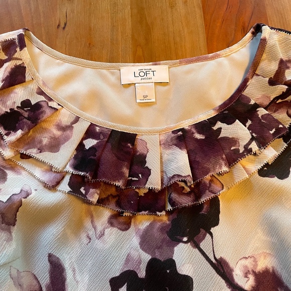 NWOT - Ann Taylor LOFT sleeveless blouse - Picture 3 of 8